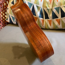 画像をギャラリービューアに読み込む, カマカ HF-2I コンサート スロットヘッド ウクレレ #241199