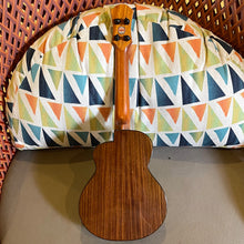 画像をギャラリービューアに読み込む, アヌエヌエ UC200 コンサートウクレレ #2501051