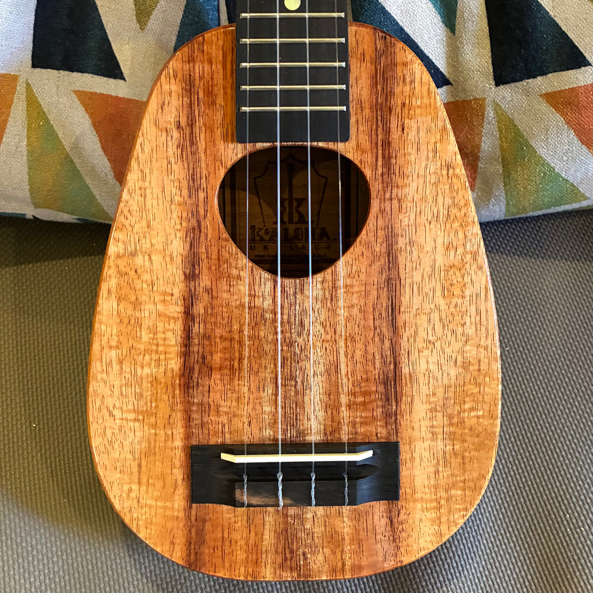 コアロハ KSM-01 ソプラノパイナップルウクレレ #2606221 – Ukulele Puapua