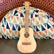 画像をギャラリービューアに読み込む, ゼファー CK-Hinoki コンサートウクレレ ベルシェイプ 檜 #2406032