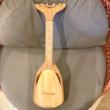 画像をギャラリービューアに読み込む, アソヌ タヒチアンウクレレ 4弦 ホエール #2305252