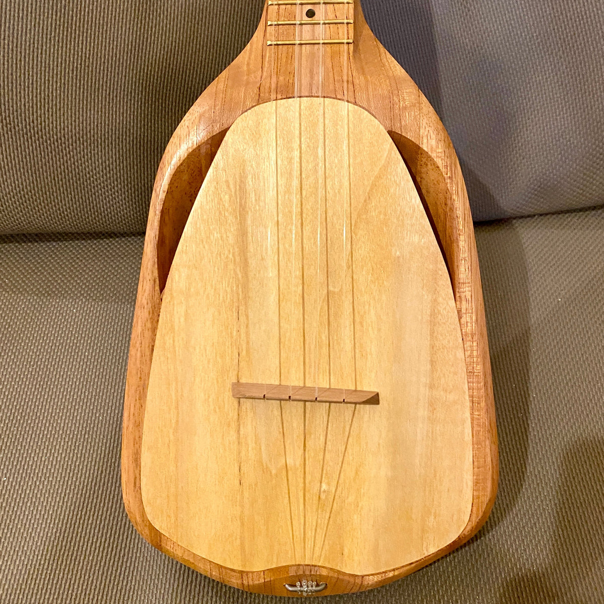 アソヌ タヒチアンウクレレ 4弦 ホエール #2305252 – Ukulele Puapua