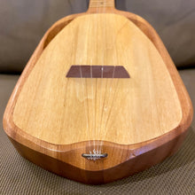 画像をギャラリービューアに読み込む, アソヌ タヒチアンウクレレ 4弦 ホエール #2305252