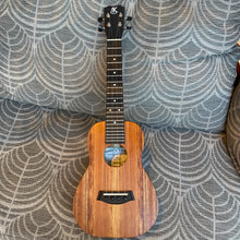 画像をギャラリービューアに読み込む, カニレア K-1 C NAT コンサートウクレレ #27218