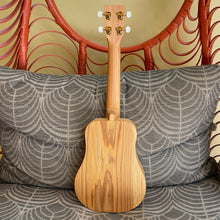 画像をギャラリービューアに読み込む, ゼファー CK-Sugi コンサートウクレレ ベルシェイプ 杉