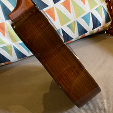 画像をギャラリービューアに読み込む, アヌエヌエ UC200 コンサートウクレレ #2501051
