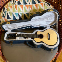 画像をギャラリービューアに読み込む, アヌエヌエ UC200 コンサートウクレレ #2501051
