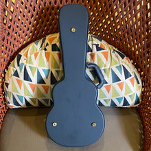 画像をギャラリービューアに読み込む, アヌエヌエ UC200 コンサートウクレレ #2501051
