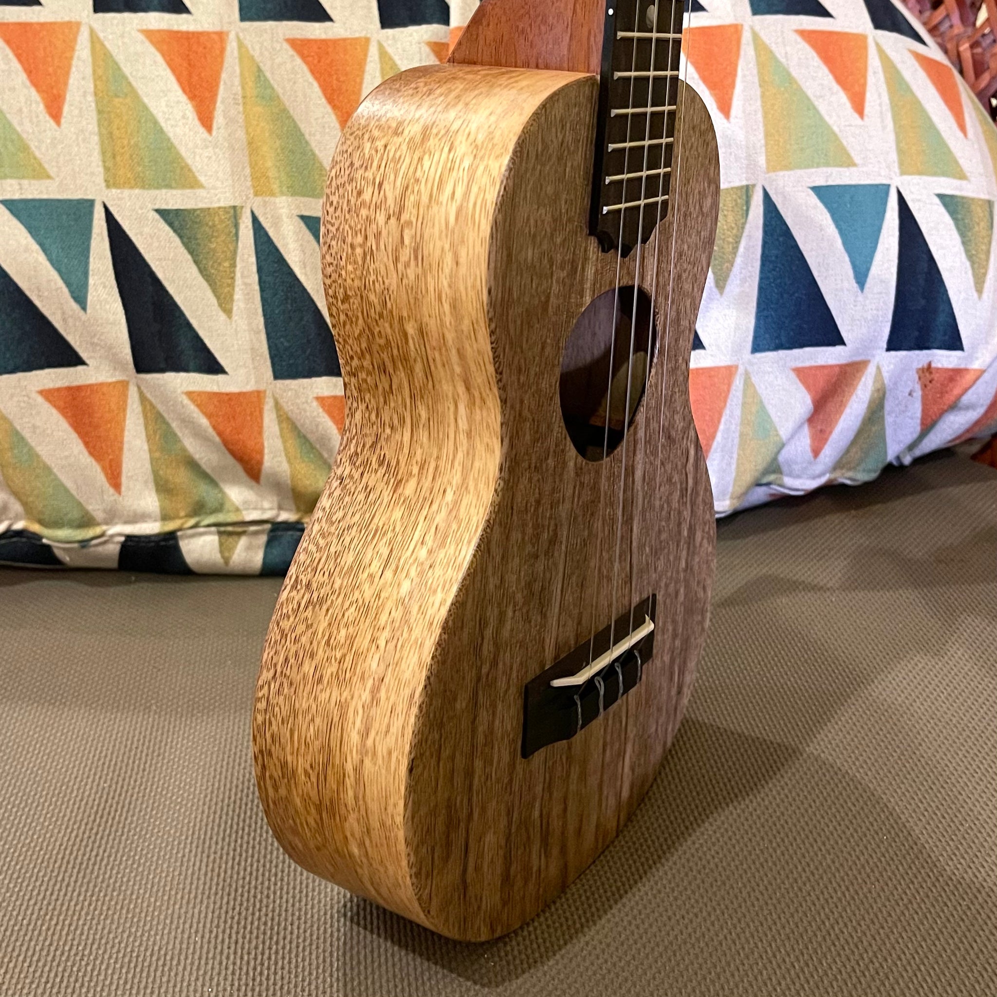 コアロハ KCM-10MG マンゴー コンサート ウクレレ #2411204 – Ukulele 