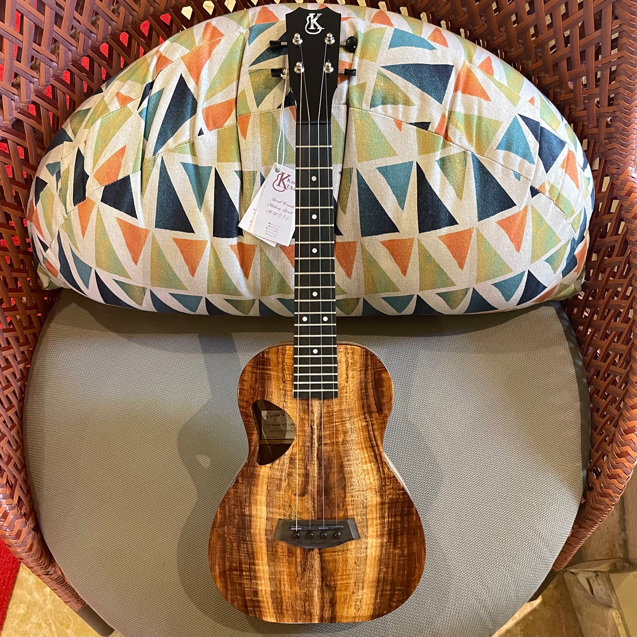 Hawaii ukulele  本場ハワイのウクレレ　puapua 三ツ葉楽器ハワイ – Ukulele Puapua