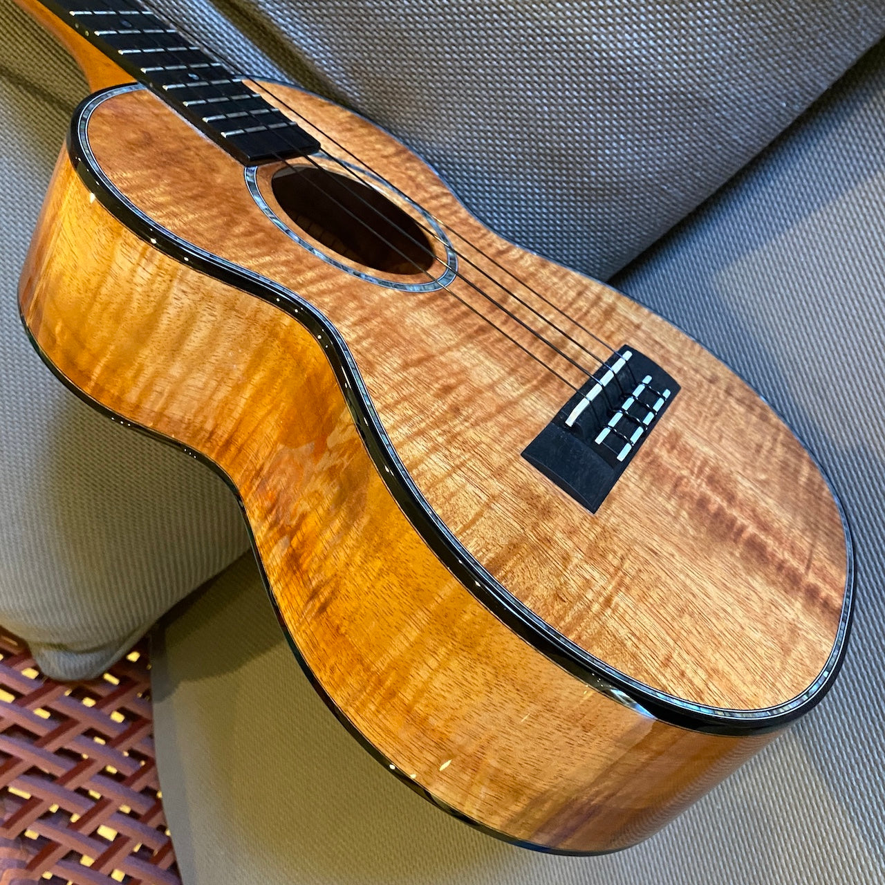 カマカ HF-3D2I ABV テナー ウクレレ デラックス スロッテッド L.R.Baggs FIVE.O ピックアップ 221443 –  Ukulele Puapua