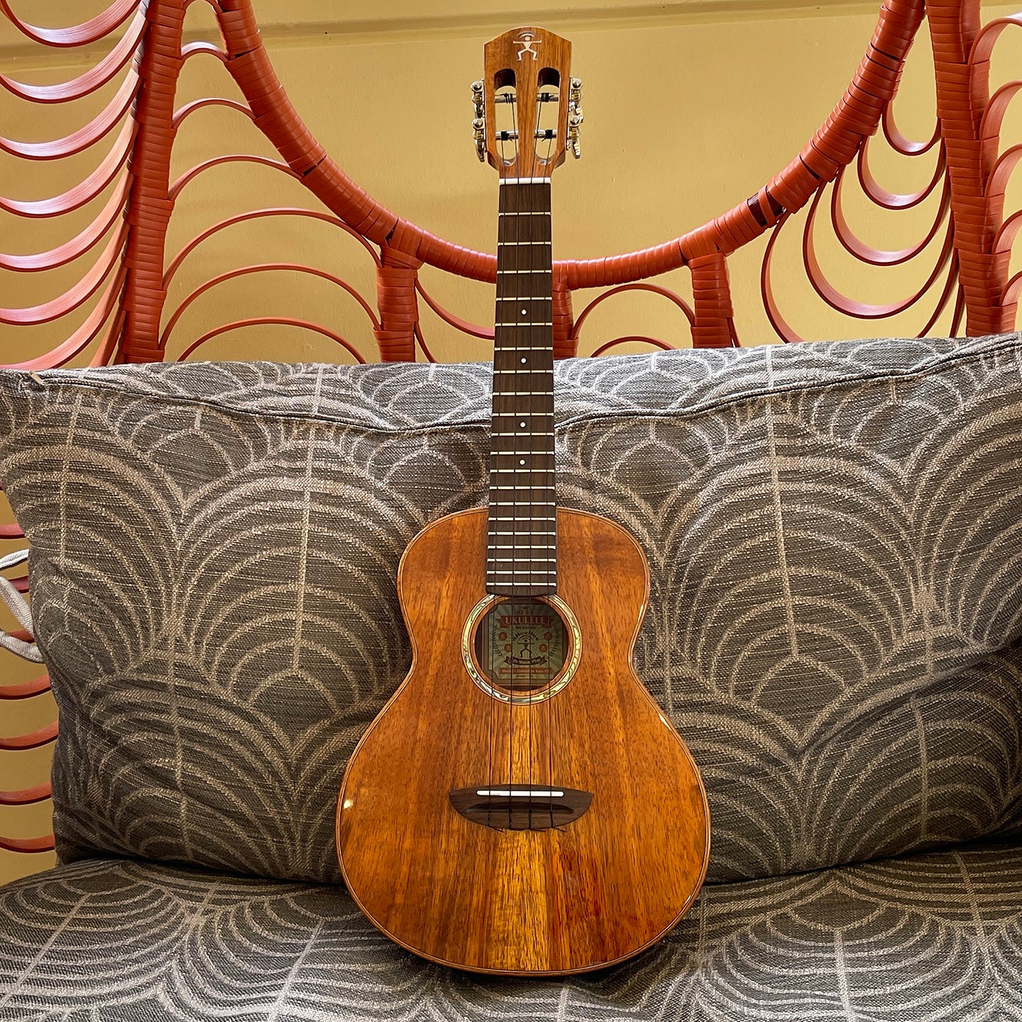 アヌエヌエ商品です アヌエヌエ / Anuenue – Ukulele Puapua