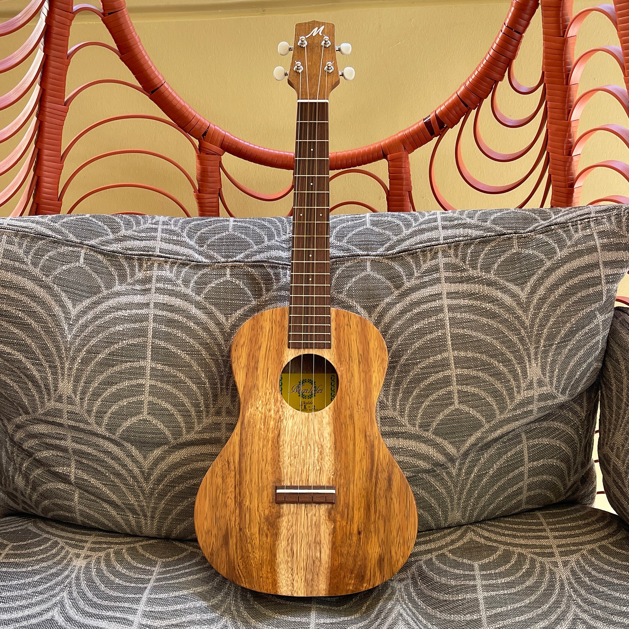三ツ葉楽器ハワイ – Ukulele Puapua