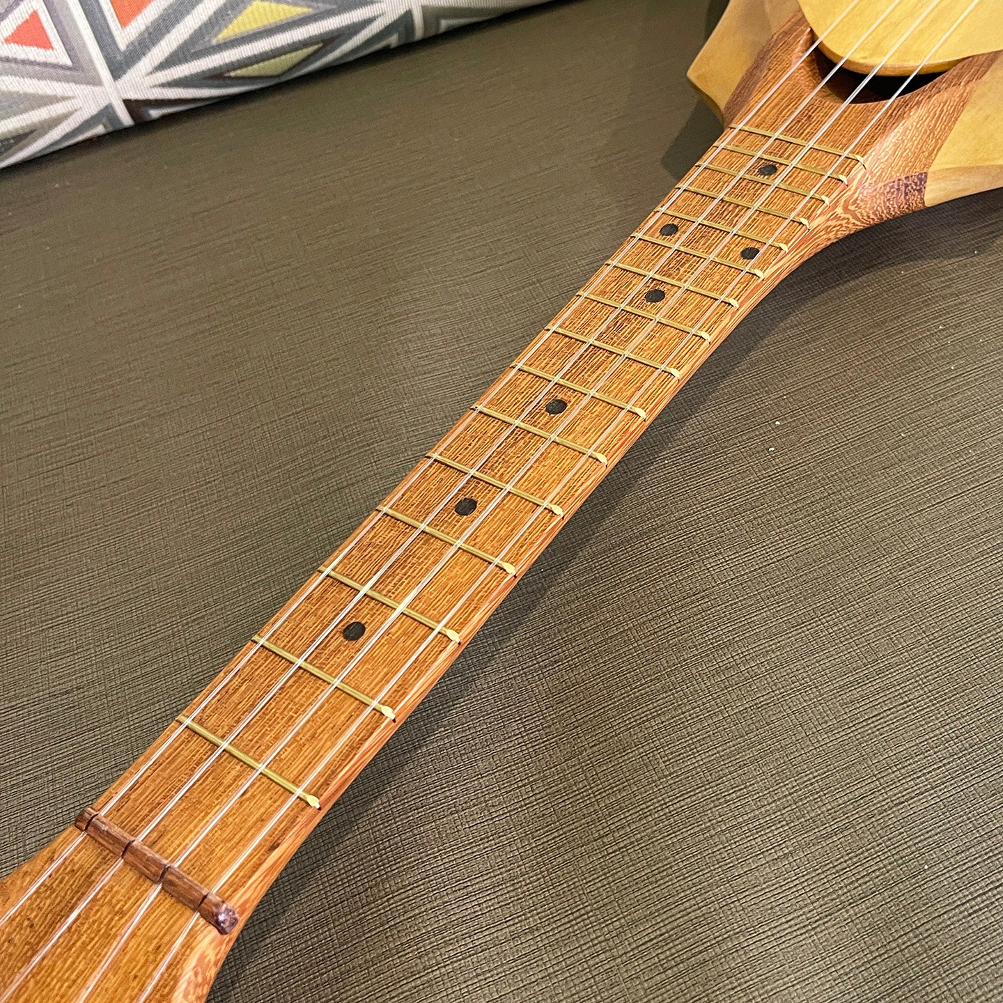 木製弦楽器 伝統的なデザイン タヒチアンウクレレ アソヌ タヒチアンウクレレ 4弦 シーシェル – Ukulele Puapua